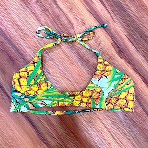 Midori bikini top.